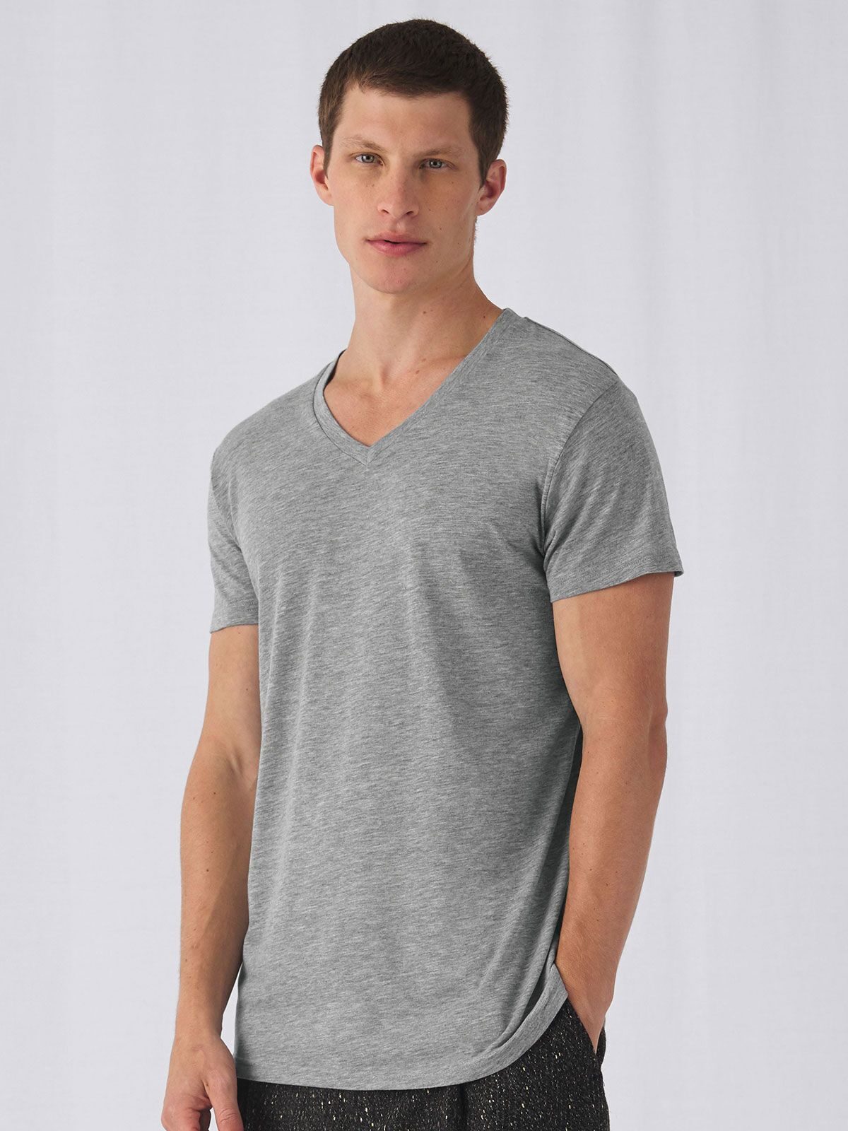 T-shirt homme à col en V en mélange de trois matières