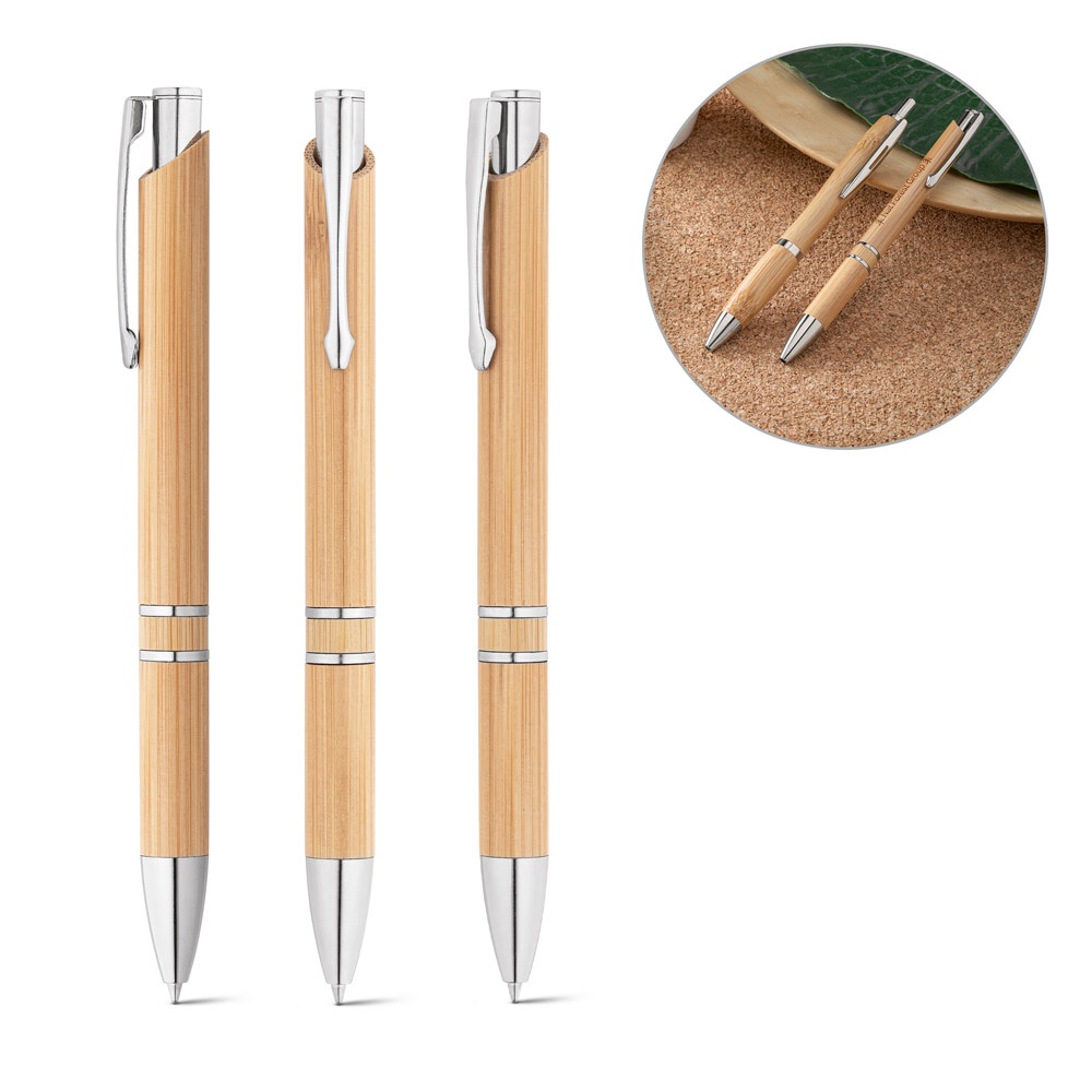 BETA BAMBOO. Kugelschreiber aus Bambus mit Metallclip und Details.
