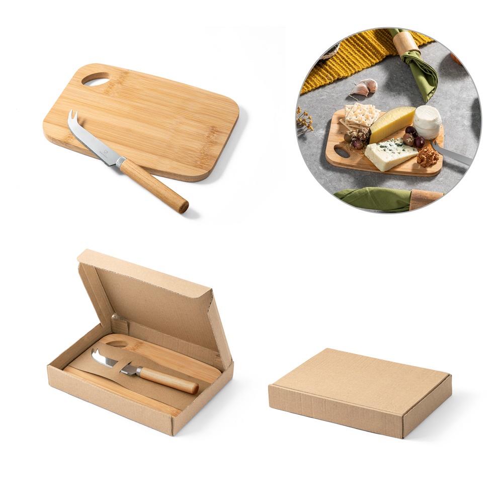CÂPRE. Plateau de fromages avec couteau.