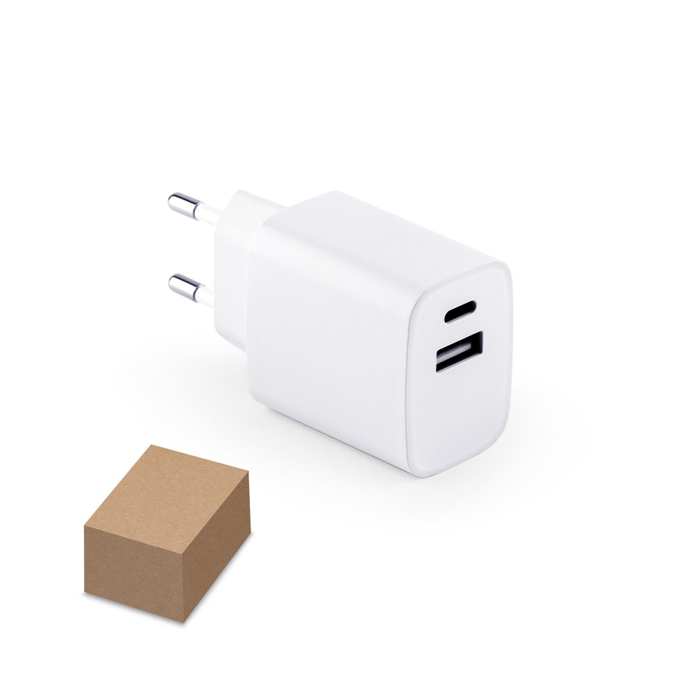 WEGENER. Netzteil mit 18-W-USB-A-Anschluss und 20-W-USB-C-Anschluss aus recyceltem ABS (100 % rABS).