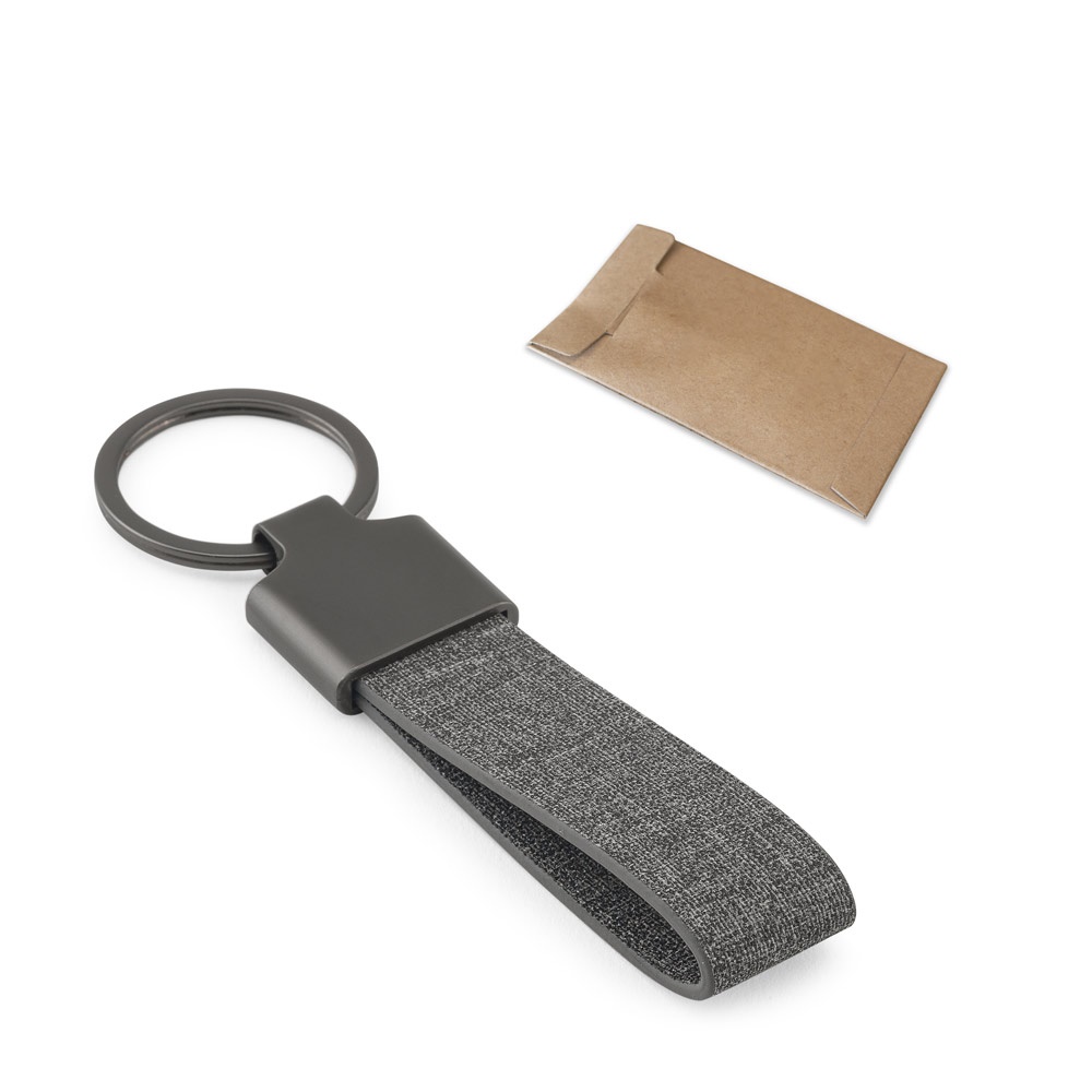 RAVEN. Porte-clés rectangulaire en métal et PET recyclé (30 % recyclé).